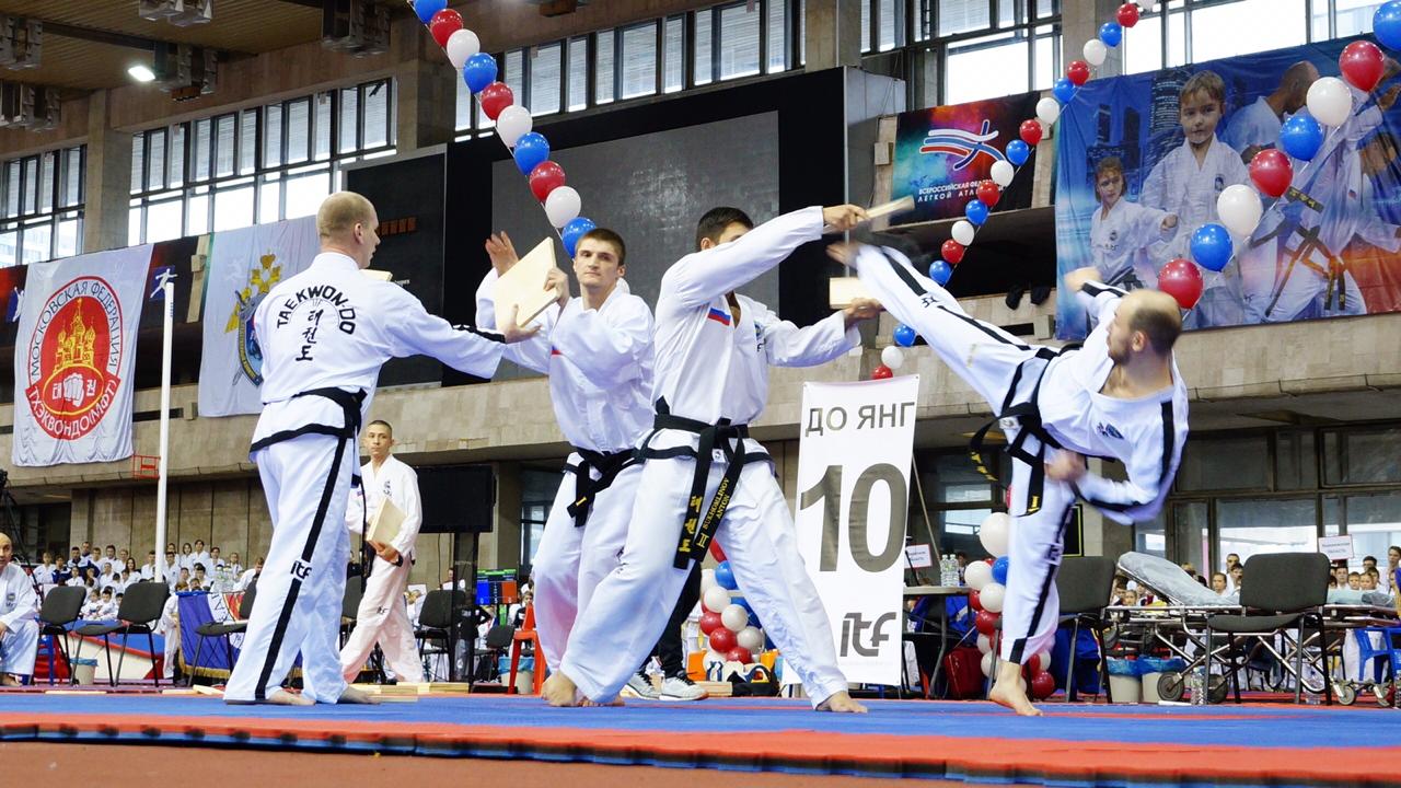 Леонов Александр Сергеевич, Инструктор Таеквон-До